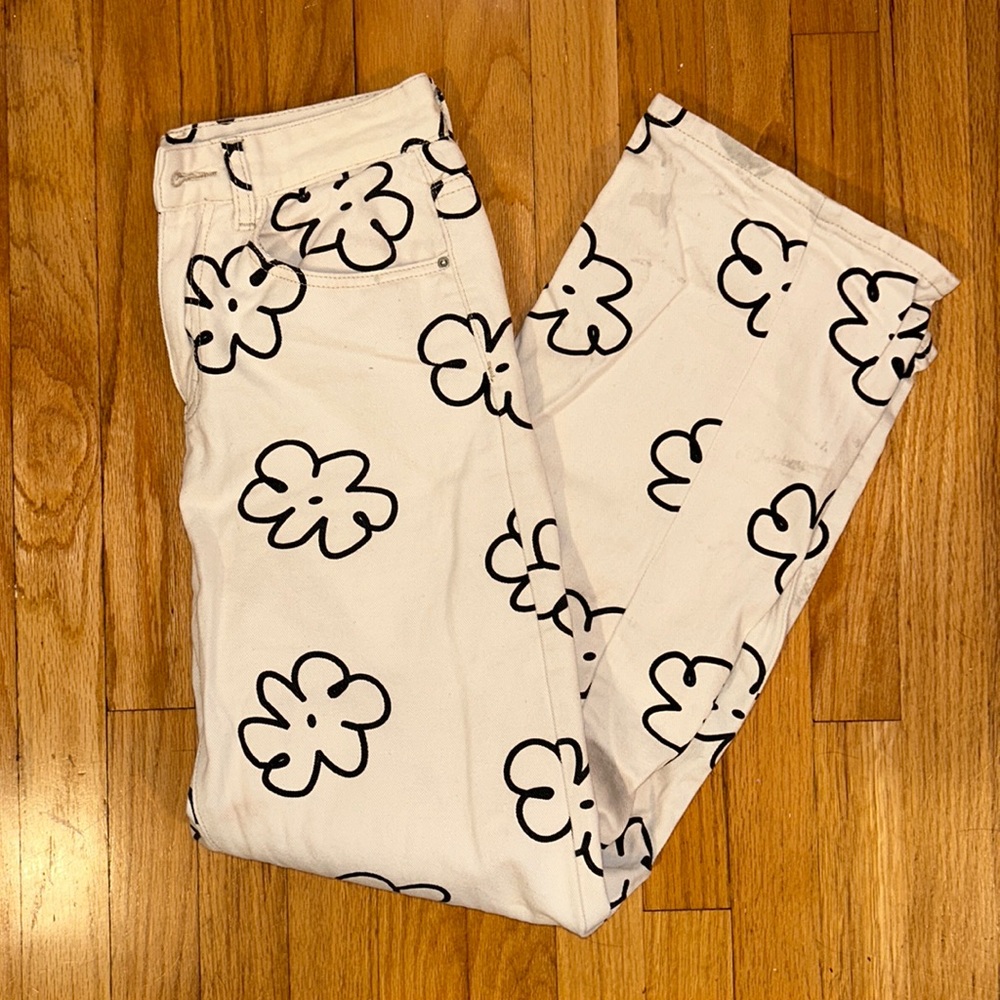 Shein wide leg white jeans with adorable black flower design